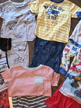 6 Sets Of Short Sleeved Pajama Sets